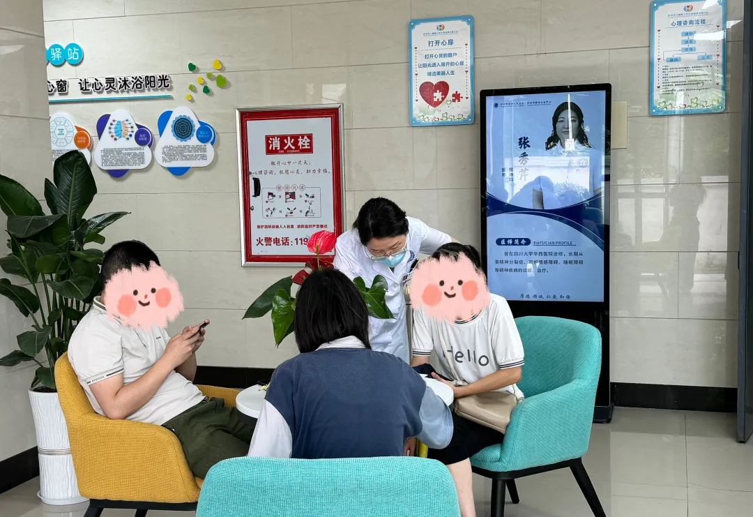 102430vd5t5g55m11u761g.jpeg