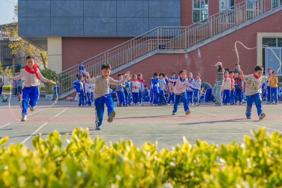 151340j9xk04hkclcr4f4i.jpeg