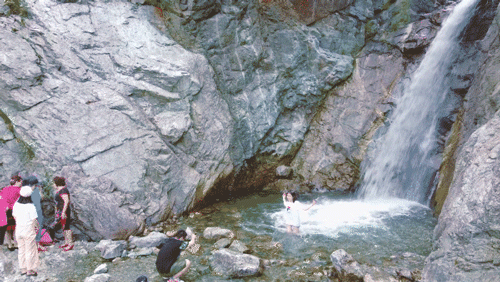 141824b4hhgylmy7ycr6sr.gif